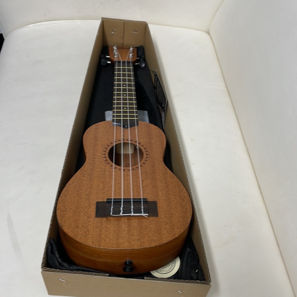 Kala Learn To Play Soprano Ukulele Starter Kit.  New in Box. - Picture 4 of 4